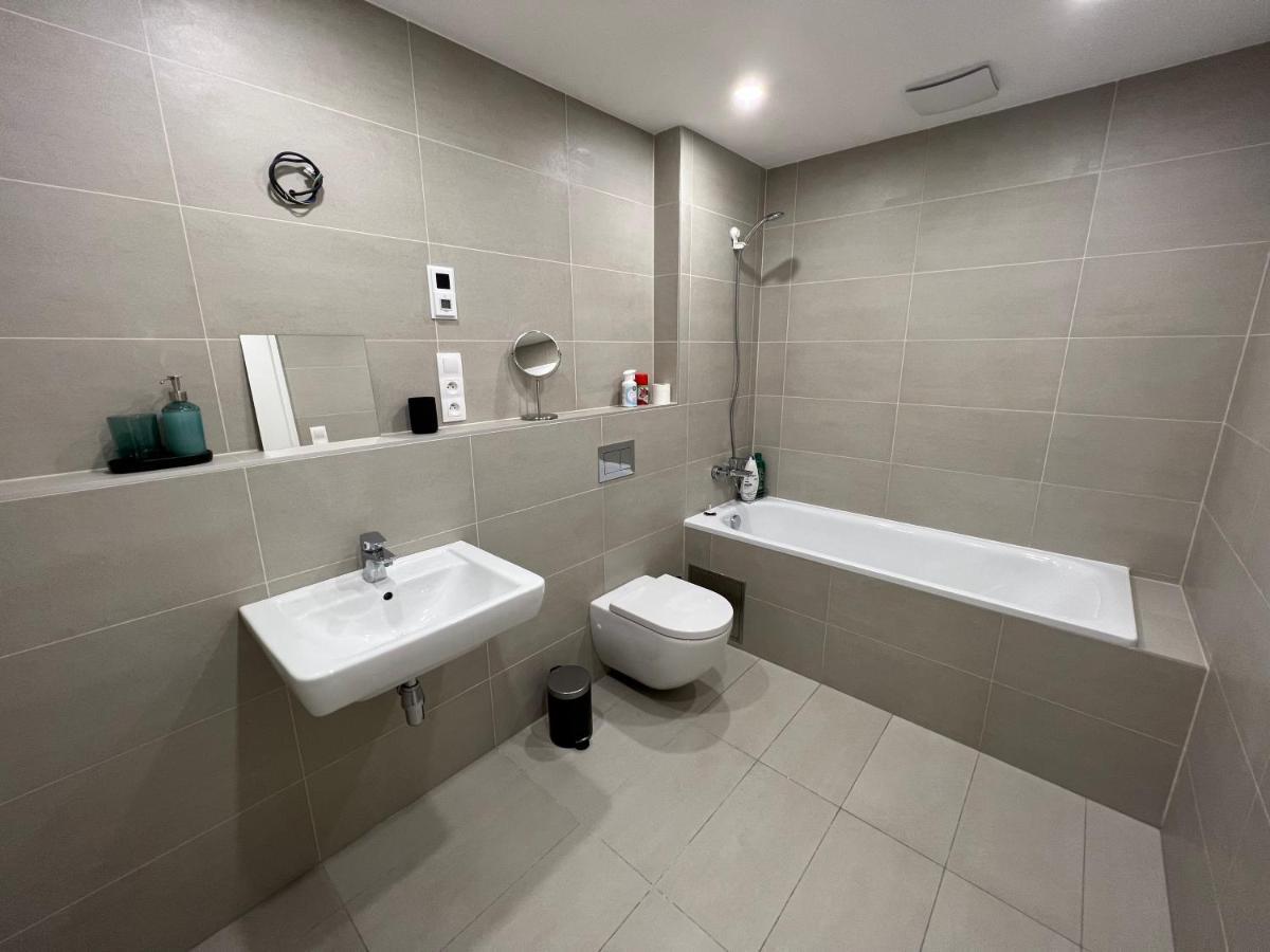 The Dante Prague - Family And Friends Apartments, Free Parking Esterno foto